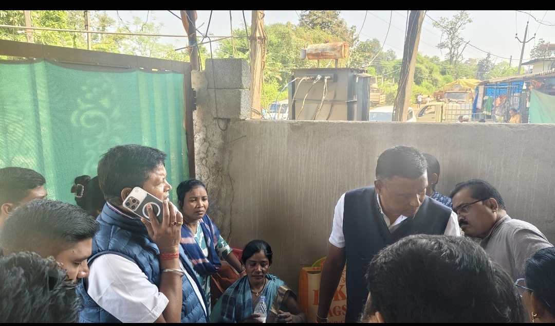 भाजपा कार्यकर्ता स्वर्गीय सत्यम पुनेम के शोकाकुल परिवार से भाजपा नेताओं की मुलाकात*