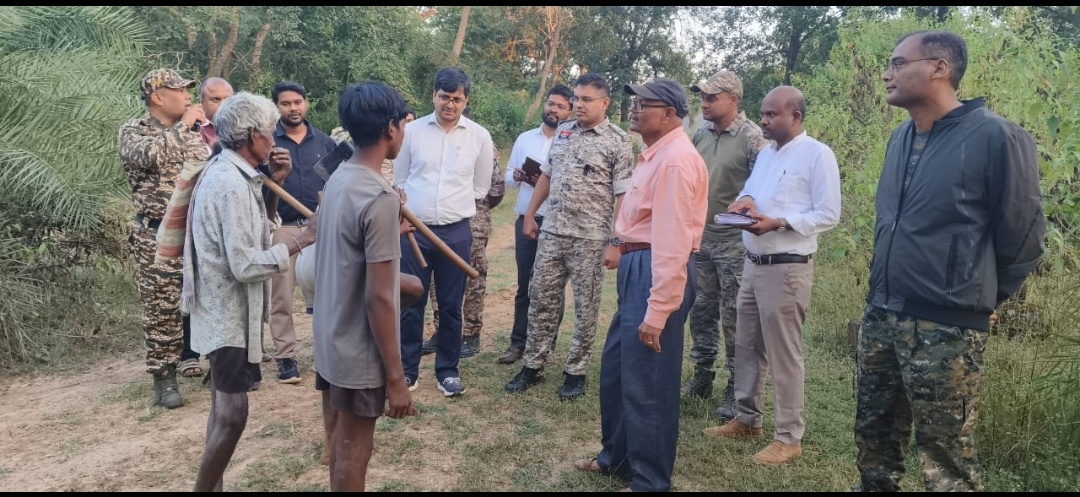 कलेक्टर ने ग्राम कांदला पर्ती में ग्रामीणों से सीधे संवाद कर जानी समस्याएँ*