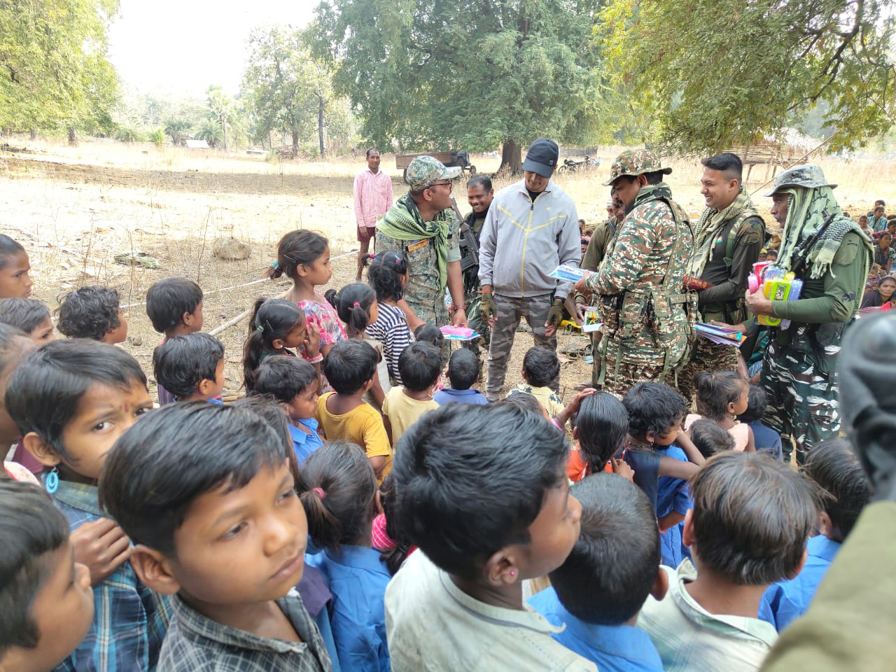 मद्देड़ क्षेत्रांतर्गत जिला बल एवं केरिपु 22 वाहिनी ने किया सिविक एक्शन कार्यक्रम का आयोजन।*