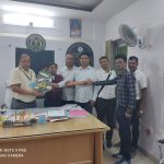 शालेय शिक्षक संघ ने सौंपा विभिन्न माँगों को लेकर शिक्षा सचिव ,संचालक के नाम संयुक्त संचालक शिक्षा बस्तर सँभाग को ज्ञापन ।