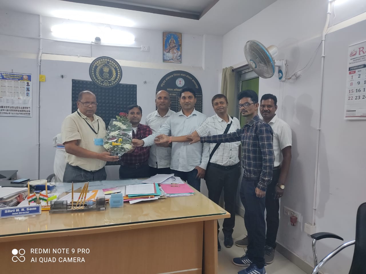 शालेय शिक्षक संघ ने सौंपा विभिन्न माँगों को लेकर शिक्षा सचिव ,संचालक के नाम संयुक्त संचालक शिक्षा बस्तर सँभाग को ज्ञापन ।