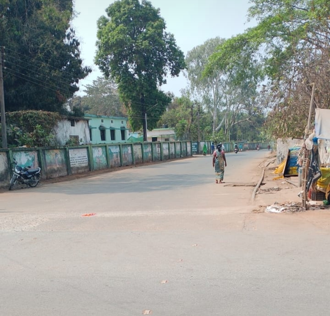 जिला अस्पताल मार्ग से हटाया गया अस्थायी सब्जी बाजार