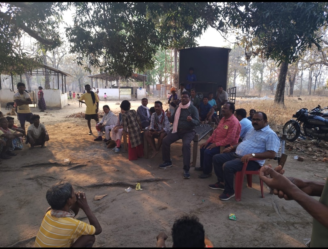 तहसील गंगालूर अंतर्गत ग्राम कोके-कोरमा में आज अधीक्षक भू-अभिलेख बीजापुर श्री वीरेंद्र कुमार श्रीवास्तव के मार्गदर्शन में सर्वे कार्य प्रारंभ किया गया।