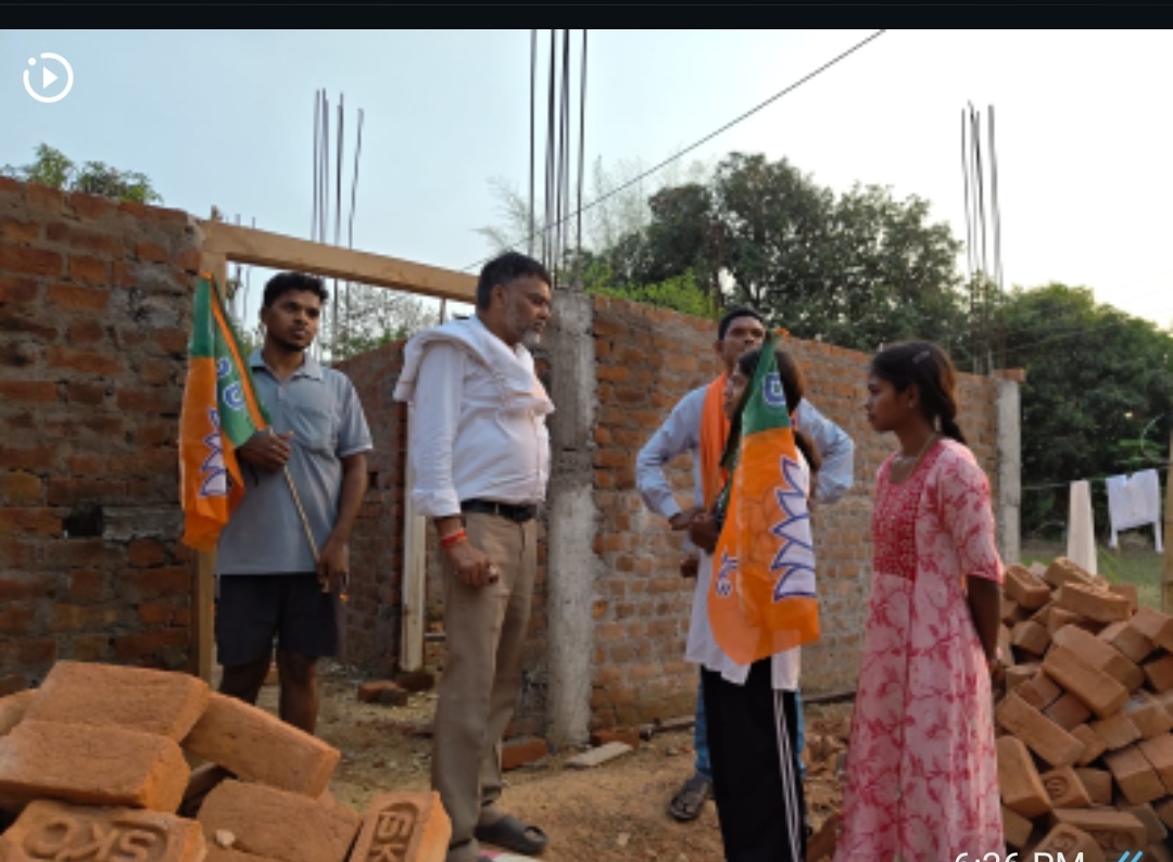 गांव चलो बस्ती चलो अभियान । ग्रामिणों की मुलभूत सुविधाओं का हाल जानने पहुंचे भाजपा नेता ।