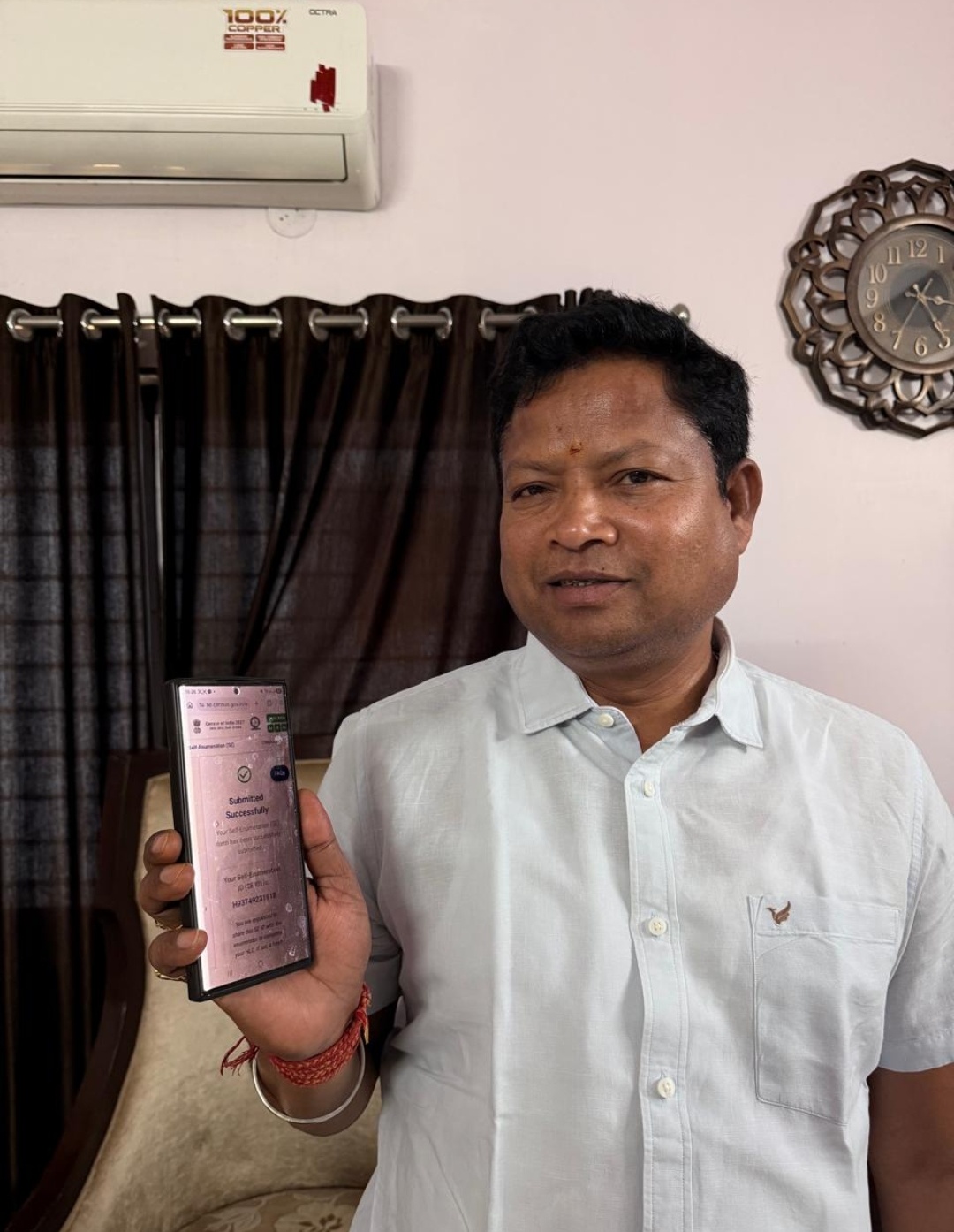 पूर्व मंत्री महेश गागड़ा ने स्वयं भरी जनगणना, लोगों को किया प्रेरित ।