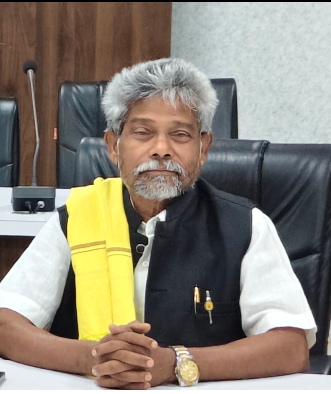 संवैधानिक प्रावधानों का हवाला देने को “शासकीय कार्य में बाधा” बताकर नोटिस जारी करना दुर्भाग्यपूर्ण है।