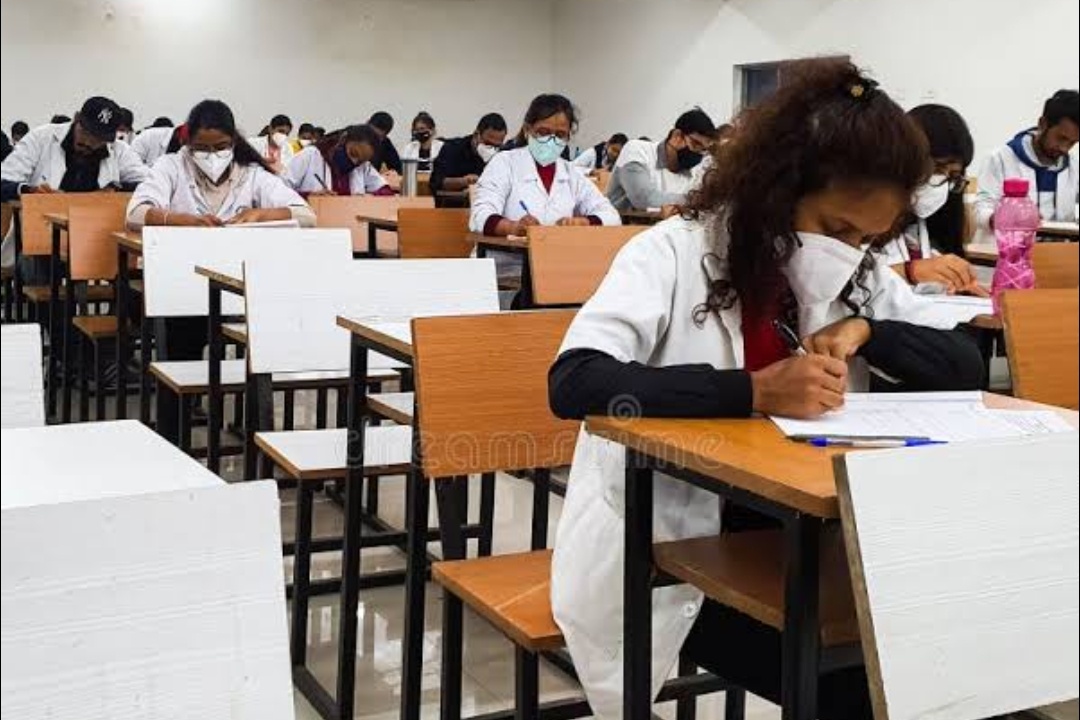 नीट (NEET) परीक्षा हेतु आवश्यक दिशा-निर्देश :-सभी परीक्षार्थियों को NEET की परीक्षा के लिए हार्दिक शुभकामनाएं !