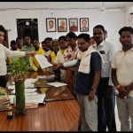 सर्व समाज प्रमुखों ने राज्यपाल के नाम कलेक्टर को सौंपा ज्ञापन आदिवासी अधिकारों की सुरक्षा को लेकर 15 सूत्रीय मांग पत्र सौंपा ।
