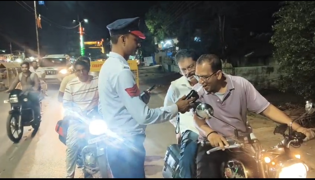 पुलिस अधीक्षक डॉ. जितेंद्र यादव के निर्देशन में यातायात पुलिस का विशेष अभियान जारी – दो दिनों में 68 वाहन चालकों पर कार्रवाई, बार-बार नियम तोड़ने वालों के प्रकरण न्यायालय भेजे जाएंगे