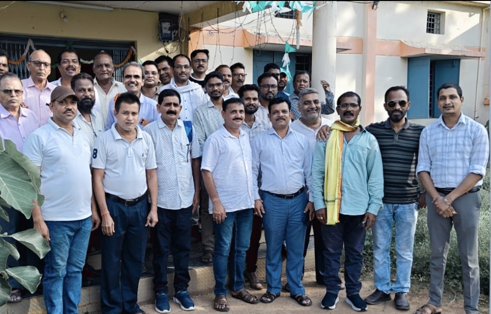 नई कार्यकारिणी में ईश्वर लाल सोनी को सचिव नियुक्त किया गया, जबकि गौतम राव को उपाध्यक्ष की जिम्मेदारी सौंपी गई।