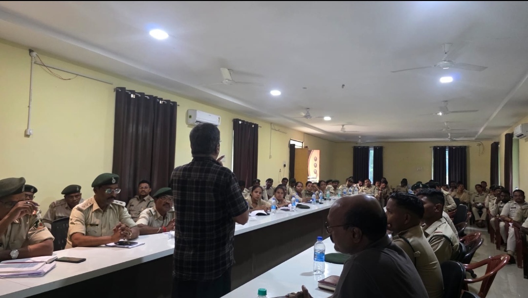 बीजापुर में वन्यजीव संरक्षण पर एक दिवसीय प्रशिक्षण, 95 अधिकारी-कर्मचारियों को मिला कानूनी व न्यायालयीन प्रक्रिया का प्रशिक्षण ।