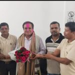 तहसील कार्यालय उसूर में बाबू वर्ग-2 के पद पर पदस्थ रहे श्री कृष्ण कुमार तामडी के सेवानिवृत्त होने पर सम्मानपूर्वक विदाई समारोह का आयोजन किया गया।