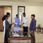 ट्राइबल मंत्री रामविचार नेताम से जानकी कोरसा व श्रीनिवास रेड्डी की सौजन्य भेंट, बीजापुर-बस्तर की समस्याओं से कराया अवगत ।