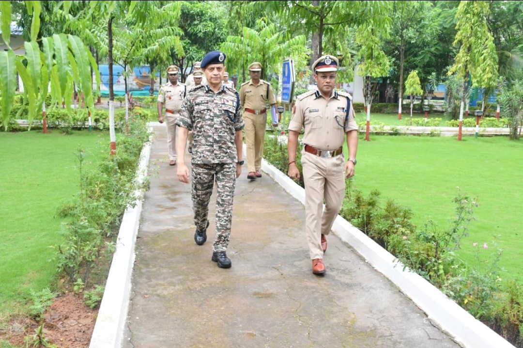 महानिरीक्षक अनिल कुमार ने किया 85वीं बटालियन सीआरपीएफ का तीन दिवसीय निरीक्षण, जवानों का बढ़ाया