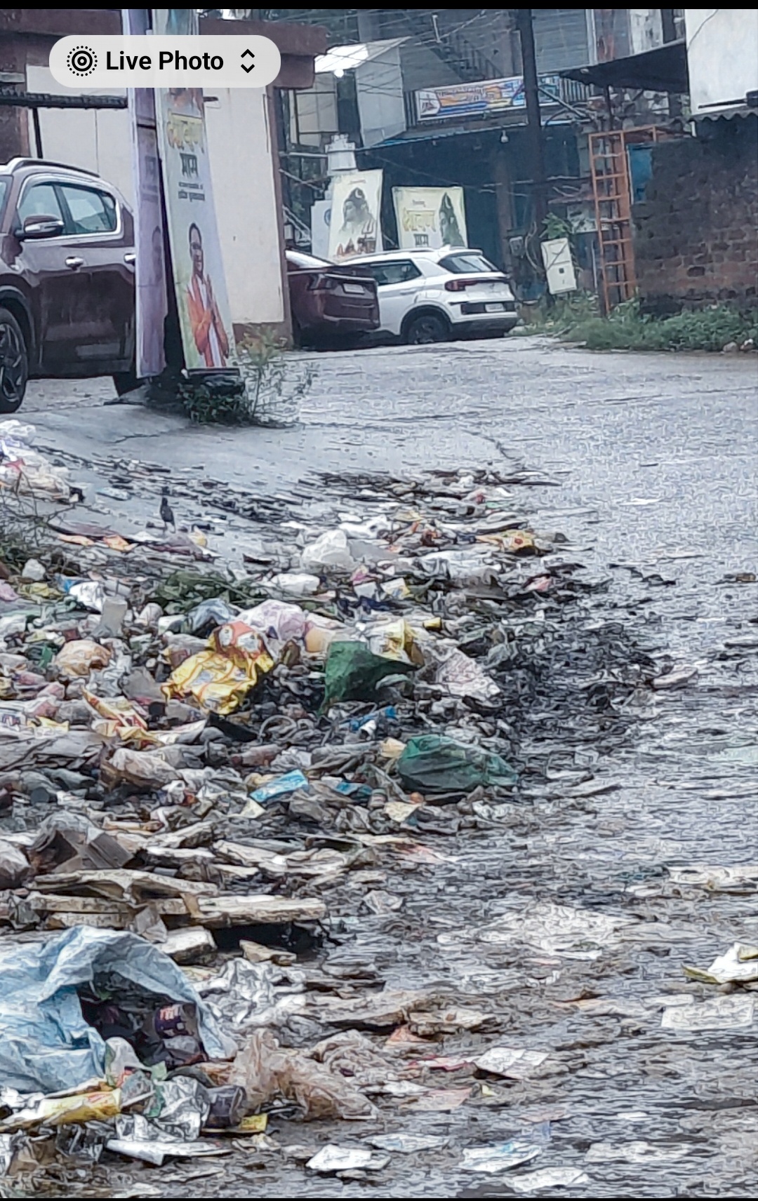 जय स्तंभ चौक के पास सड़क पर पसरी गंदगी, जिम्मेदार मौन!