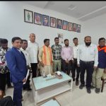 टी ई टी,पुरानी पेंशन एवं पदोन्नति को लेकर शिक्षक संघर्ष मोर्चा ने सौंपा साँसद को देश के शिक्षा मंत्री के