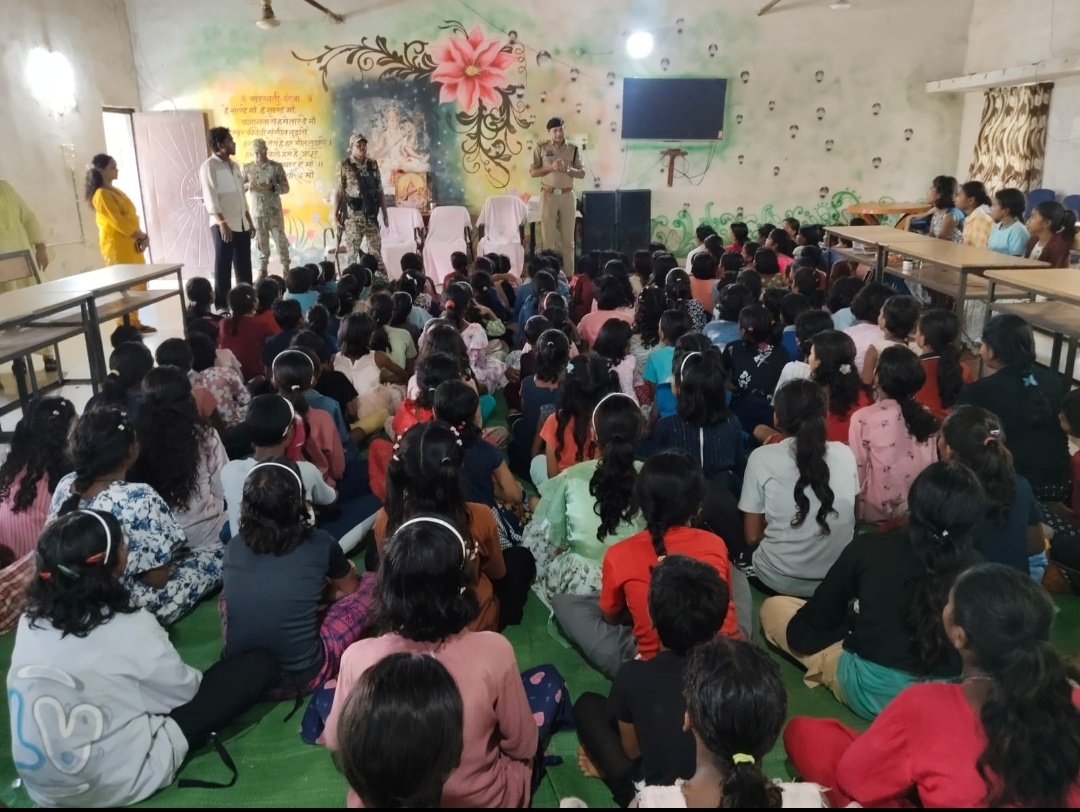 साइबर जागृति अभियान के तहत जिले के विभिन्न थाना क्षेत्रों में लगातार आयोजित किए जा रहे साइबर जागरूकता कार्यक्रम ।🔥