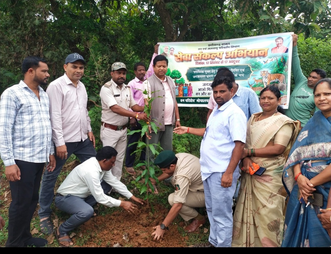 सेवा संकल्प अभियान के तहत पूर्व मंत्री महेश गागड़ा ने किया वृक्षारोपण🌿