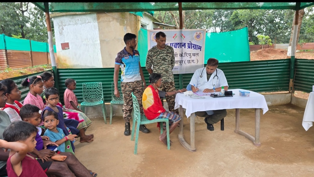 85 बटालियन सी0आर0पी0एफ0 द्वारा ग्राम मुदवेण्डी , बीजापुर में आयोजित निःषुल्क चिकित्सा षिविर से लाभान्वित हुए ग्रामवासी व आस-पास के ग्रामीण🔥
