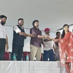 मिनी स्टेडियम में दिखा बच्चों का हुनर, ‘सेवा के रंग, राष्ट्र के संग’ में चित्रकला, रंगोली व भाषण प्रतियोगिता का भव्य आयोजन