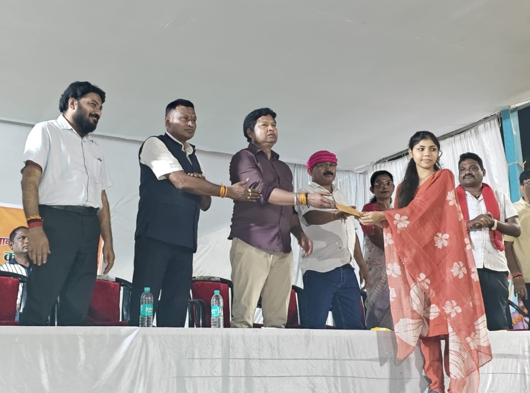 मिनी स्टेडियम में दिखा बच्चों का हुनर, ‘सेवा के रंग, राष्ट्र के संग’ में चित्रकला, रंगोली व भाषण प्रतियोगिता का भव्य आयोजन