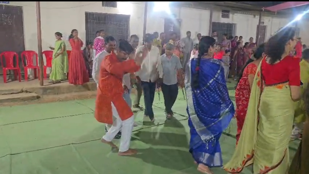 आदेश्वर पब्लिक स्कूल बना नवरात्रि गरबा और बतुकम्मा उत्सव का केंद्र🔥