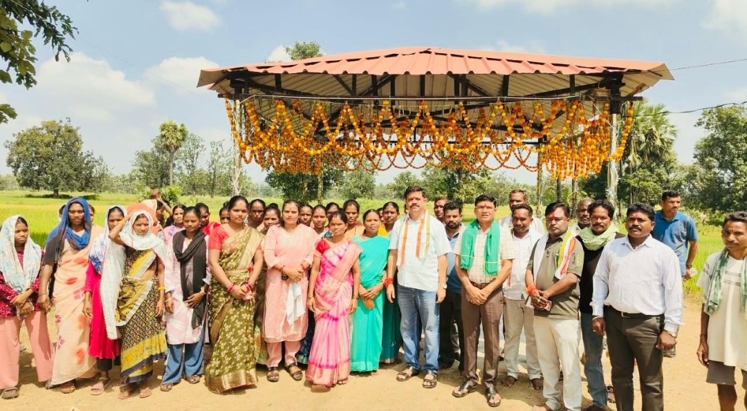बीजापुर में बथुकम्मा उत्सव की धूम, 341 से अधिक पूजा स्थलों पर पहुंचे विधायक विक्रम मंडावी🔥