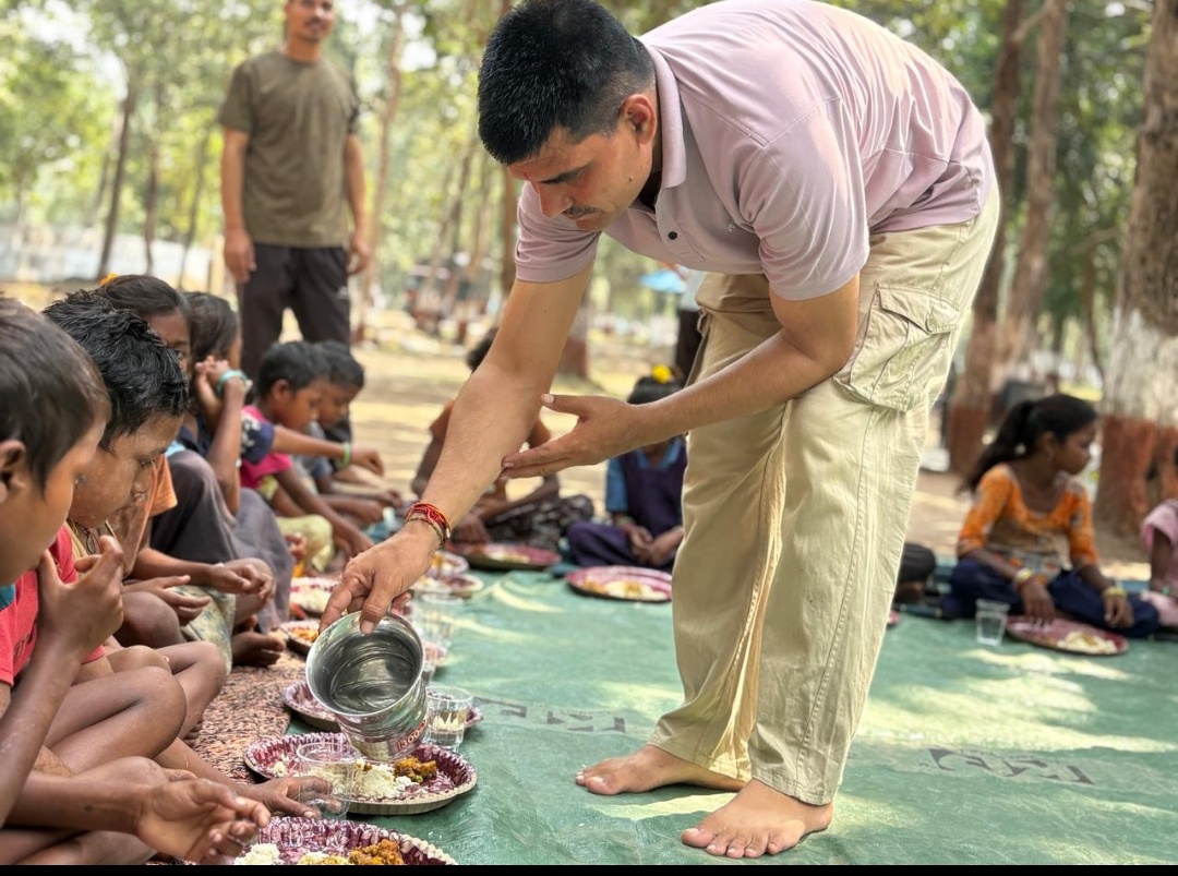 196वीं वाहिनी सीआरपीएफ द्वारा विजयादशमी के पावन अवसर पर पुजारीकांकेर में पूजन एवं भंडारे का भव्य आयोजन🔥